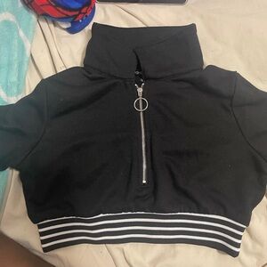 Black and white cropped zip-up sweater #cropped